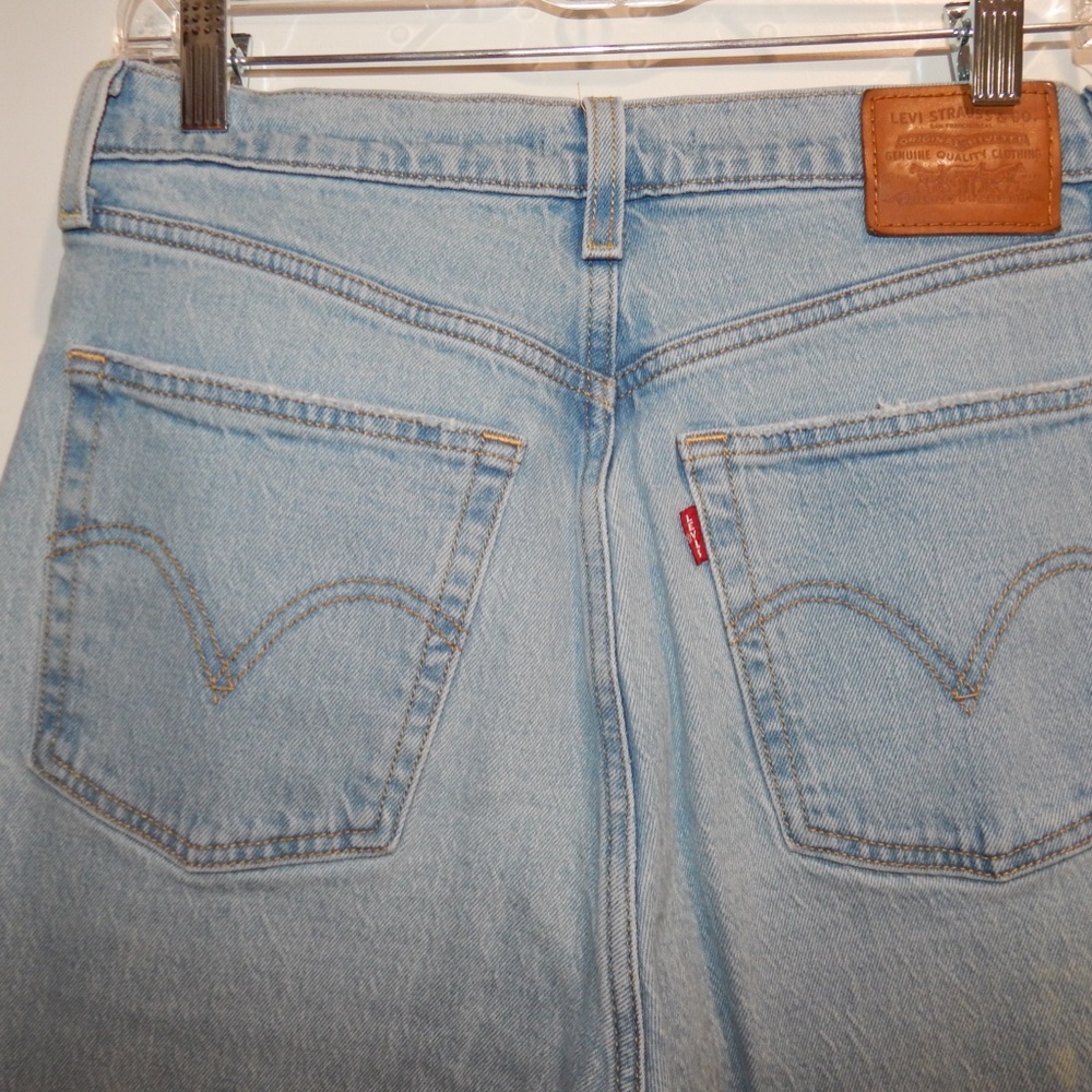 Levi's Premium Ribcage Boot Jeans - Picture 8 of 8